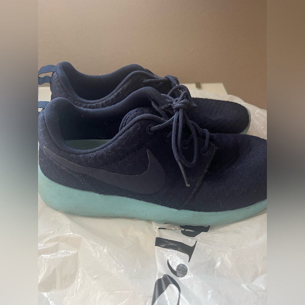Nike roshes